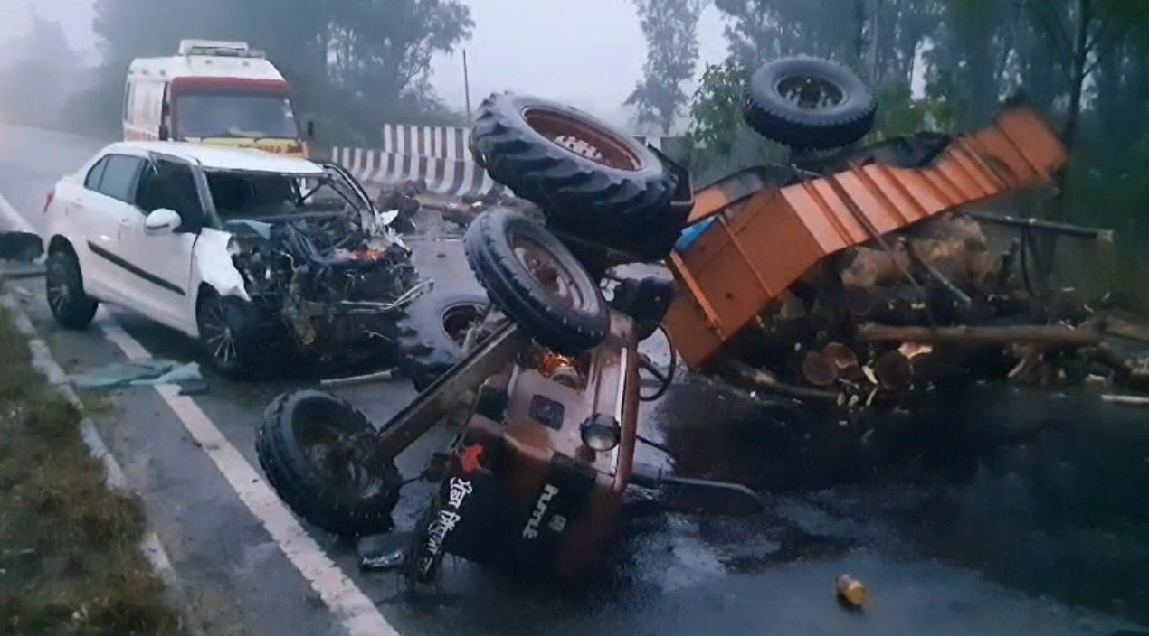 Accident in Moga: ਟਰੈਕਟਰ ਟਰਾਲੀ ਅਤੇ ਕਾਰ ਦੀ ਟੱਕਰ, ਇੱਕ ਦੀ ਮੌਤ-ਦੋ ਜ਼ਖ਼ਮੀ