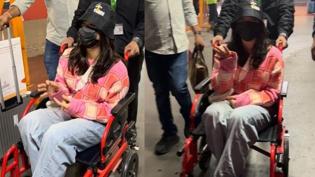 ਪੈਰ ਦੀ ਸੱਟ ਤੋਂ ਬਾਅਦ ਏਅਰਪੋਰਟ ‘ਤੇ ਲੰਗੜਾਉਂਦੀ ਨਜ਼ਰ ਆਈ ਸ਼੍ਰੀਵੱਲੀ Rashmika Mandanna, ਵੀਡੀਓ ਦੇਖ ਘਬਰਾਏ ਫੈਨਸ