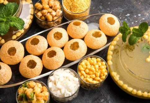 ਪਾਣੀ ਪੁਰੀ ਤੋਂ ਪੀਜ਼ਾ ਤੱਕ: ਭਾਰਤ ਵਿੱਚ ਜੰਕ ਫੂਡ ਸੱਭਿਆਚਾਰ ਦਾ ਉਭਾਰ ਅਤੇ ਇਸਦਾ ਪ੍ਰਭਾਵ