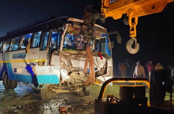 ਸੋਲਨ ਤੋਂ ਮਹਾਕੁੰਭ ਜਾ ਰਹੀ ਬੱਸ ਦਾ ਕੌਸ਼ੰਬੀ ‘ਚ ਹਾਦਸਾ, 32 ਸ਼ਰਧਾਲੂ ਜ਼ਖਮੀ, 8 ਦੀ ਹਾਲਤ ਗੰਭੀਰ