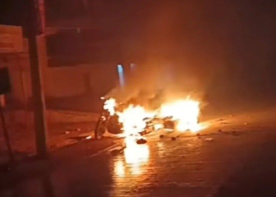 ਅੰਬੇਡਕਰ ਦੀ ਮੂਰਤੀ ਹਟਾਉਣ ਨੂੰ ਲੈ ਕੇ ਅਲੀਗੜ੍ਹ ‘ਚ ਪੁਲਿਸ ਵਾਲਿਆਂ ‘ਤੇ ਹਮਲਾ, ਪੁਲਿਸ ਦੇ ਚਾਰ ਬਾਈਕ ਸਾੜੇ