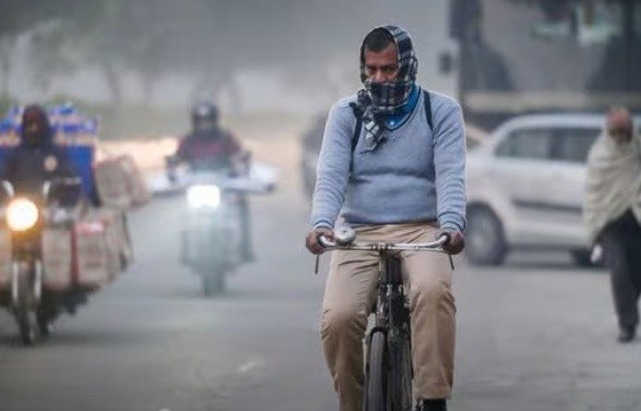 ਦਿੱਲੀ ‘ਚ ਪ੍ਰਦੂਸ਼ਣ ਨੇ ਫਿਰ ਵਧਾਇਆ ਚਿੰਤਾ, AQI 380 ਤੋਂ ਪਾਰ, ਗਰੁੱਪ 3 ‘ਤੇ ਲਗਾਈਆਂ ਪਾਬੰਦੀਆਂ