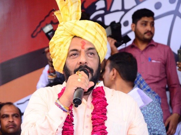 ਗੋਪਾਲ ਕਾਂਡਾ ਦੇ ਭਤੀਜੇ ਧਵਲ ਕਾਂਡਾ ਦੇ ਵਿਆਹ ‘ਚ ਨੱਚਦੇ ਨਜ਼ਰ ਆਏ ਗੋਪਾਲ ਕਾਂਡਾ, ਕੇਂਦਰੀ ਮੰਤਰੀਆਂ ਨੂੰ ਭੇਜਿਆ ਸੱਦਾ