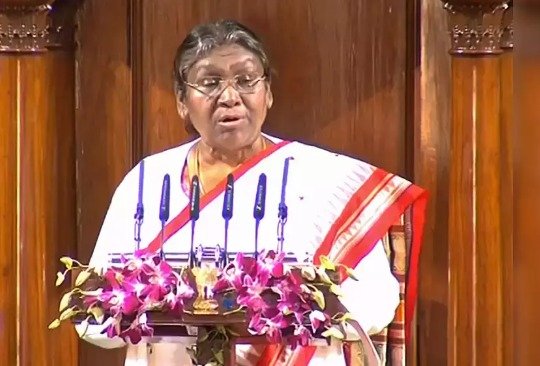 ਰਾਸ਼ਟਰਪਤੀ ਦ੍ਰੋਪਦੀ ਮੁਰਮੂ ਨੇ ਕਿਹਾ- ਵਿਕਸਿਤ ਭਾਰਤ ਲਈ ਕਿਸਾਨਾਂ, ਸੈਨਿਕਾਂ, ਵਿਗਿਆਨ ਅਤੇ ਖੋਜ ਦਾ ਮਹੱਤਵਪੂਰਨ ਯੋਗਦਾਨ।