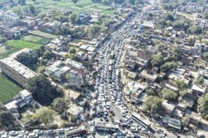 World's biggest traffic jam in Mahakumbh, vehicles stuck for 300 km