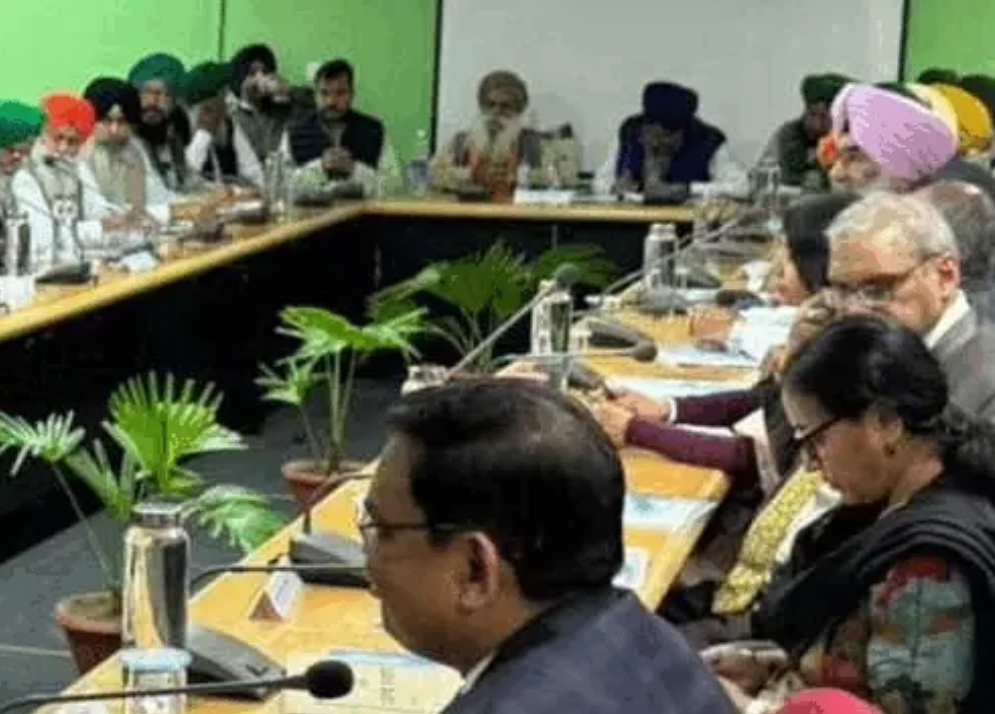 MSP ਦੀ ਗਾਰੰਟੀ ਸਮੇਤ ਮੰਗਾਂ ‘ਤੇ ਸਰਕਾਰ ਅਤੇ ਕਿਸਾਨਾਂ ਵਿਚਕਾਰ ਗੱਲਬਾਤ ਬੇਨਤੀਜਾ