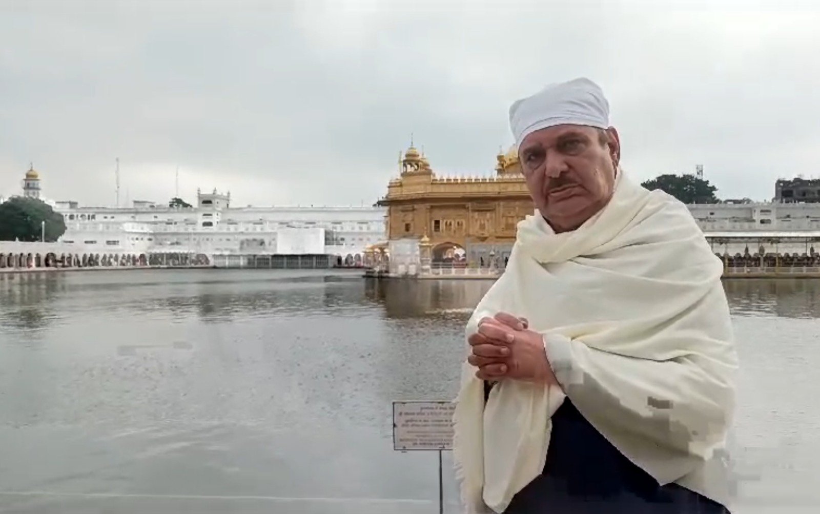 ਫਿਲਮ ਅਦਾਕਾਰ ਰਜ਼ਾ ਮੁਰਾਦ ਹਰਿਮੰਦਰ ਸਾਹਿਬ ਪਹੁੰਚੇ, ਸਿੱਖਾਂ ਦੀ ਸੇਵਾ ਭਾਵਨਾ ਦੀ ਕੀਤੀ ਸ਼ਲਾਘਾ