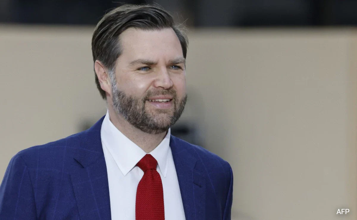 JD Vance ਨੇ ਅਮਰੀਕਾ ‘ਚ ਰਹਿਣ ਵਾਲੇ ਭਾਰਤੀਆਂ ਨੂੰ ਦਿੱਤਾ ਝਟਕਾ, ਗ੍ਰੀਨ ਕਾਰਡ ‘ਤੇ ਕੀਤਾ ਇਹ ਐਲਾਨ