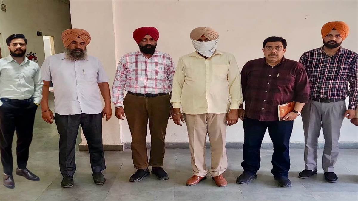 Punjab ਵਿਜੀਲੈਂਸ ਬਿਊਰੋ ਨੇ ਅੰਮ੍ਰਿਤਸਰ ਵਿੱਚ ASI ਨੂੰ 3,000 ਰੁਪਏ ਦੀ ਰਿਸ਼ਵਤ ਮੰਗਣ ਦੇ ਦੋਸ਼ ਵਿੱਚ ਕੀਤਾ ਗ੍ਰਿਫ਼ਤਾਰ