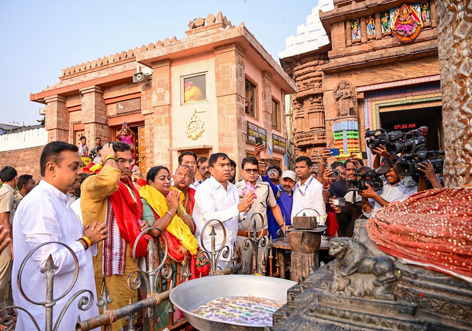 Delhi ਦੀ ਮੁੱਖ ਮੰਤਰੀ ਨੇ ਜਗਨਨਾਥ ਮੰਦਰ ਦੇ ਕੀਤੇ ਦਰਸ਼ਨ , ਕਿਹਾ- ਵਿਕਸਤ ਦਿੱਲੀ ਲਈ ਕੰਮ ਕਰ …