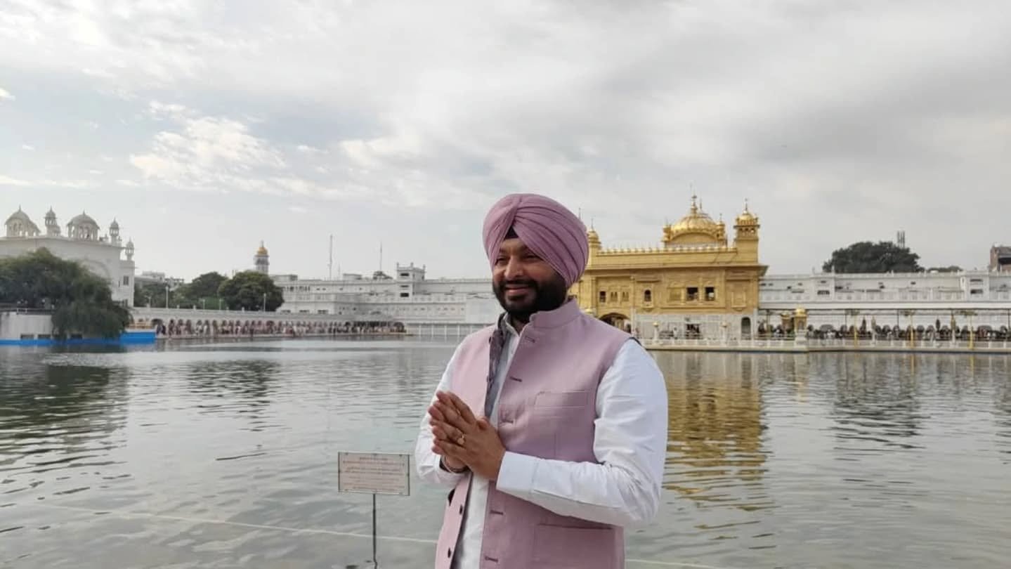 ਕੇਂਦਰੀ ਰਾਜ ਮੰਤਰੀ ਰਵਨੀਤ ਸਿੰਘ ਬਿੱਟੂ ਸੱਚਖੰਡ ਸ੍ਰੀ ਦਰਬਾਰ ਸਾਹਿਬ ਹੋਏ ਨਤਮਸਤਕ