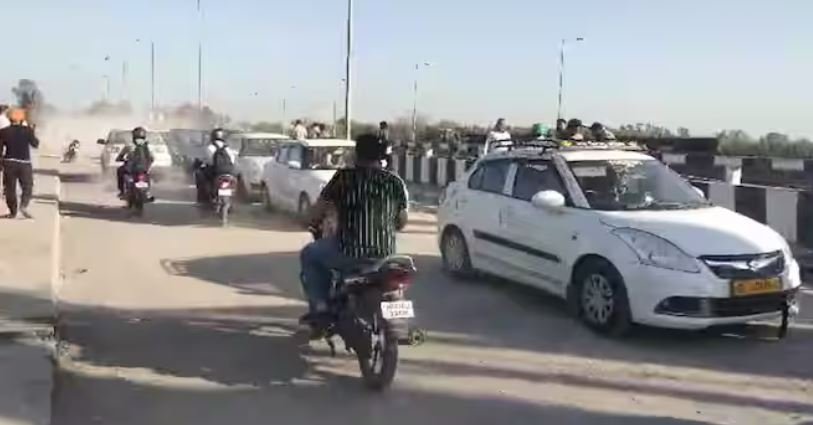 13 ਮਹੀਨਿਆਂ ਬਾਅਦ ਸ਼ੰਭੂ ਬਾਰਡਰ ‘ਤੇ ਆਵਾਜਾਈ ਸ਼ੁਰੂ, ਲੰਘਣ ਲਗੀਆਂ ਗੱਡੀਆਂ-ਕਾਰਾਂ