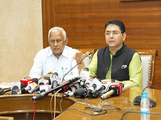 ਪਿਛਲੀਆਂ ਸਰਕਾਰਾਂ ਨੇ ਮਾਈਨਿੰਗ ਮਾਫੀਆ ਨਾਲ ਗੰਢਤੁੱਪ ਕਰਕੇ ਸਰਕਾਰੀ ਖ਼ਜ਼ਾਨੇ ਨੂੰ ਲੁੱਟਿਆ: ਅਮਨ ਅਰੋੜਾ