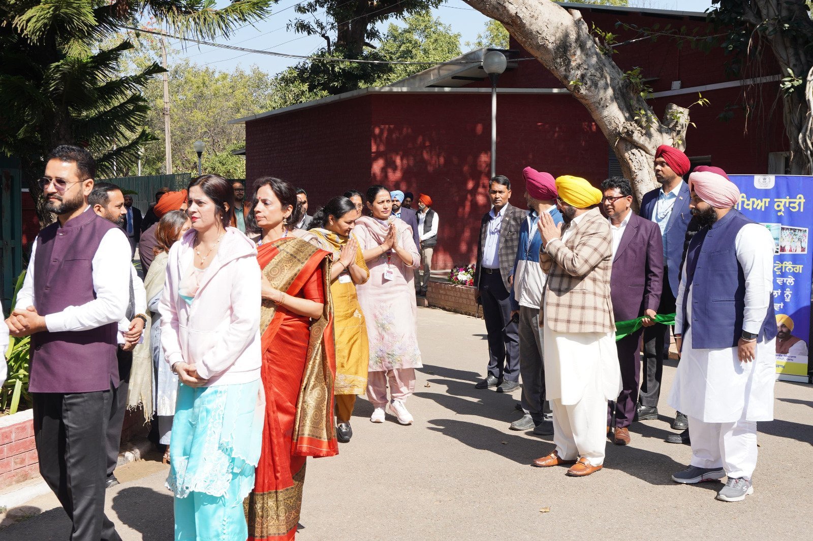 ਪੰਜਾਬ ਚੋਂ 36 ਪ੍ਰਿੰਸੀਪਲਾਂ ਦਾ 7ਵਾਂ ਬੈਚ ਸਿੰਗਾਪੁਰ ਲਈ ਰਵਾਨਾ, ਸੂਬਾ ਸਿੱਖਿਆ ਕ੍ਰਾਂਤੀ ਦਾ ਬਣ ਰਿਹਾ ਗਵਾਹ- CM ਮਾਨ