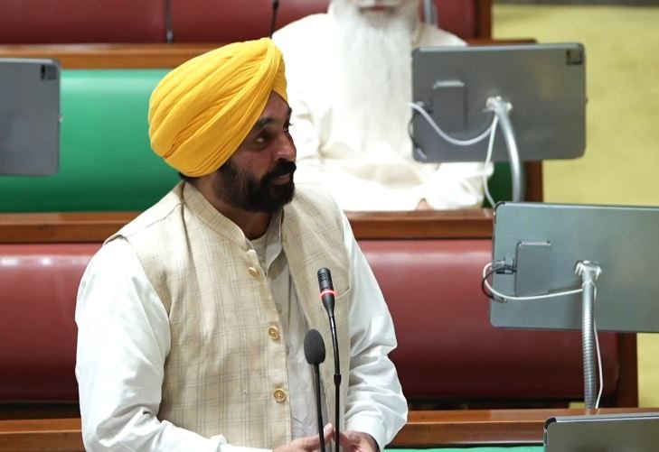 ਸੰਤ ਸੀਚੇਵਾਲ ਦੀ ਟਿੱਪਣੀ ‘ਤੇ ਮੁੱਖ ਮੰਤਰੀ ਨੇ ਬਾਜਵਾ ਨੂੰ ਕਿਹਾ- ਐਲਓਪੀ ਦੀ ਮਾਨਸਿਕਤਾ ਠੀਕ ਨਹੀਂ ਹੈ