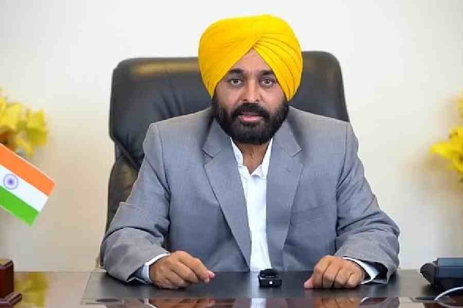 ਪੰਜਾਬ ਸਰਕਾਰ ਦਾ ਵੱਡਾ ਪ੍ਰਸ਼ਾਸਨਿਕ ਫੇਰਬਦਲ, 8 IAS ਅਧਿਕਾਰੀਆਂ ਦੇ ਤਬਾਦਲੇ