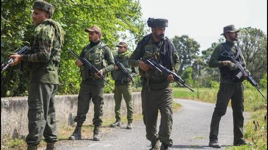 ਜੰਮੂ-ਕਸ਼ਮੀਰ ਦੇ ਕਠੂਆ ਵਿੱਚ ਅੱਤਵਾਦੀਆਂ ਨਾਲ ਮੁੱਠਭੇੜ,3 ਪੁਲਿਸ ਮੁਲਾਜ਼ਮ ਸ਼ਹੀਦ