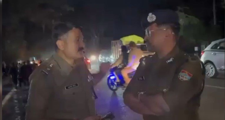 ਦੇਹਰਾਦੂਨ ‘ਚ ਚੰਡੀਗੜ੍ਹ-ਰਜਿਸਟਰਡ ਮਰਸੀਡੀਜ਼ ਗੱਡੀ ਨੇ 4 ਲੋਕਾਂ ਦੀ ਲਈ ਜਾਨ ,ਡਰਾਈਵਰ ਮੌਕੇ ਤੋਂ ਹੋਇਆ ਫ਼ਰਾਰ