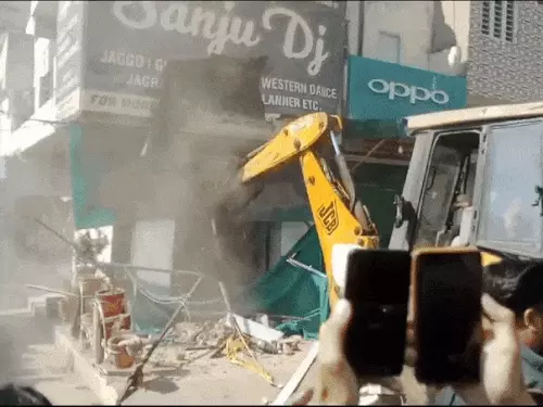 ਪੰਜਾਬ ਸਰਕਾਰ ਦਾ ਨਸ਼ਿਆਂ ਵਿਰੁੱਧ ਐਕਸ਼ਨ,ਨਸ਼ਾ ਤਸਕਰ ਦੇ ਘਰ ‘ਤੇ ਚੱਲਿਆ ਬੁਲਡੋਜ਼ਰ