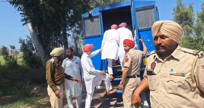Punjab ;- ਕਿਸਾਨ ਆਗੂ ਪੰਧੇਰ ਸਮੇਤ 100 ਕਿਸਾਨਾਂ ਖਿਲਾਫ਼ ਮਾਮਲਾ ਦਰਜ,ਪ੍ਰਦਰਸ਼ਨਕਾਰੀਆਂ ਨੂੰ ਪਟਿਆਲਾ ਦੀ ਕੇਂਦਰੀ ਜੇਲ ਭੇਜਿਆ