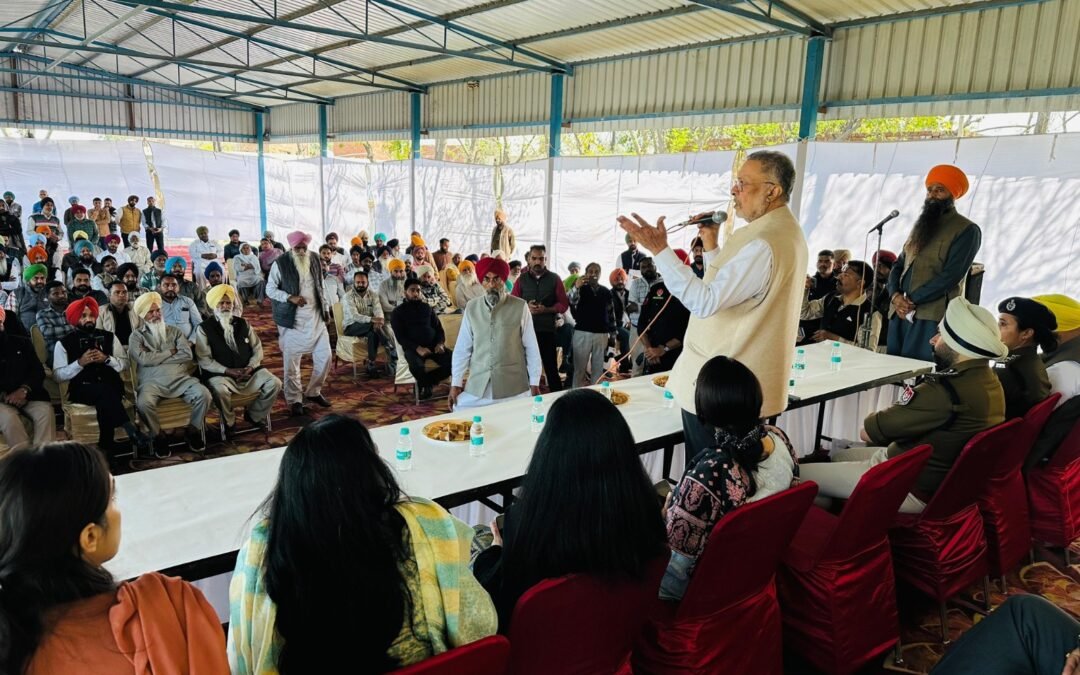 ‘ਯੁੱਧ ਨਸ਼ਿਆਂ ਵਿਰੁੱਧ’ ਮੁਹਿੰਮ ਨੂੰ ਲੈਕੇ ਪਿੰਡਾਂ ‘ਚ ਪਹੁੰਚੇ ਪੰਜਾਬ ਸਿਹਤ ਮੰਤਰੀ, ਹੈਲਪ ਲਾਈਨ ਨੰਬਰ 9779500200 ‘ਤੇ ਦਿੱਤੀ ਜਾਵੇ ਜਾਣਕਾਰੀ
