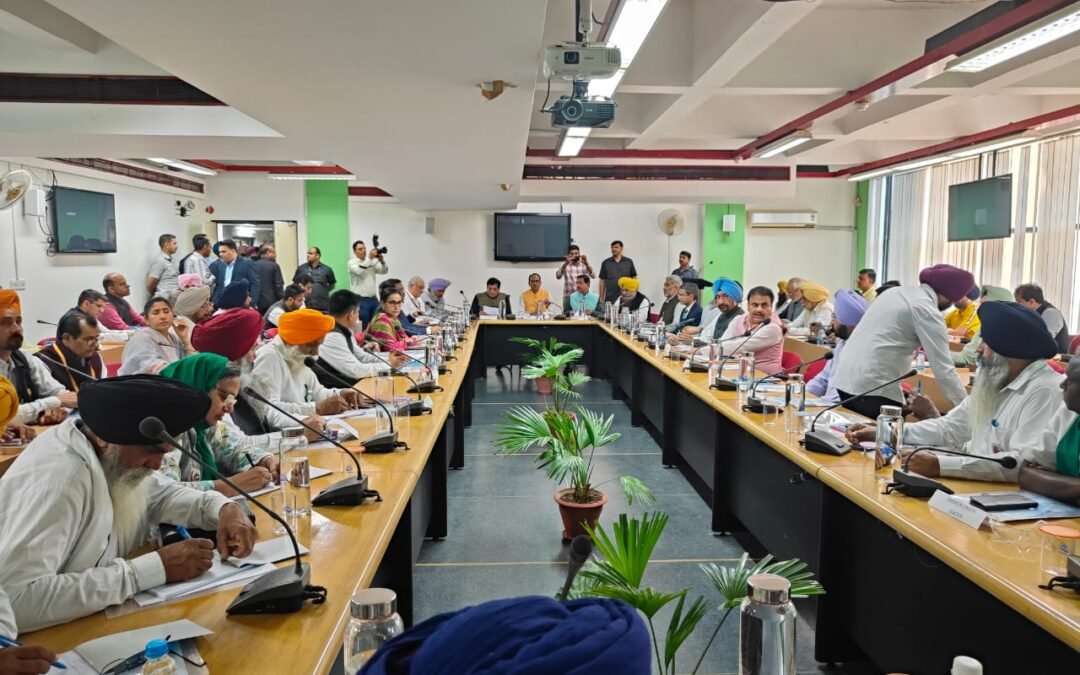 Farmer-Government Meeting: ਕੇਂਦਰ ਤੇ ਕਿਸਾਨ ਆਗੂਆਂ ਦਰਮਿਆਨ ਚੰਡੀਗੜ੍ਹ ’ਚ ਤੀਜੇ ਗੇੜ ਦੀ ਬੈਠਕ ਹੋਈ ਖ਼ਤਮ