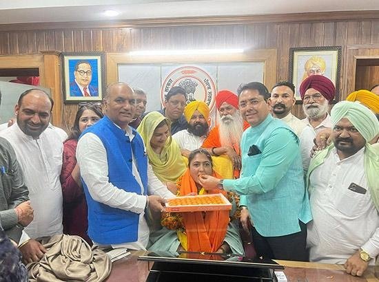 Jalandhar ਇੰਪਰੂਵਮੈਂਟ ਟਰੱਸਟ ਨੂੰ ਮਿਲੀ ਨਵੀਂ ਕਮਾਨ : ਰਾਜਵਿੰਦਰ ਕੌਰ ਥਿਆੜਾ ਨੇ ਸੰਭਾਲਿਆ ਅਹੁਦਾ