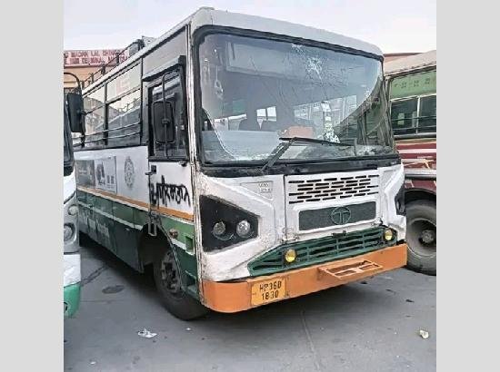 Amritsar ਬੱਸ ਸਟੈਂਡ ‘ਤੇ ਐਚਆਰਟੀਸੀ ਬੱਸਾਂ ਨੂੰ ਨੁਕਸਾਨ