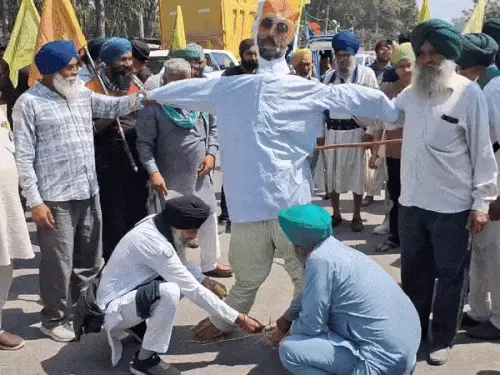 ਜਲੰਧਰ ਵਿੱਚ ਕਿਸਾਨਾਂ ਨੇ ਸੀਐਮ ਮਾਨ ਦਾ ਸਾੜਿਆ ਪੁਤਲਾ