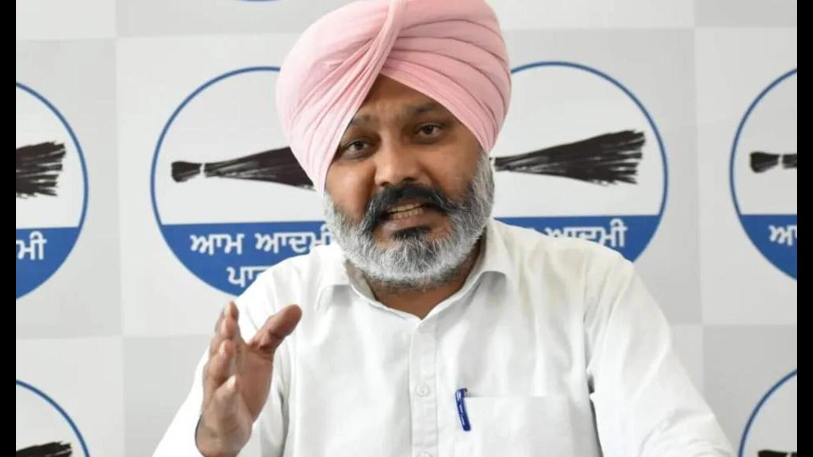 ਵਿੱਤ ਮੰਤਰੀ ਹਰਪਾਲ ਸਿੰਘ ਚੀਮਾ ਵੱਲੋਂ ‘ਰੰਗਲਾ ਪੰਜਾਬ ਵਿਕਾਸ ਸਕੀਮ’ ਅਧੀਨ ਚੱਲ ਰਹੇ ਪ੍ਰੋਜੈਕਟਾਂ ਦੀ ਸਥਿਤੀ ਦਾ ਜਾਇਜ਼ਾ
