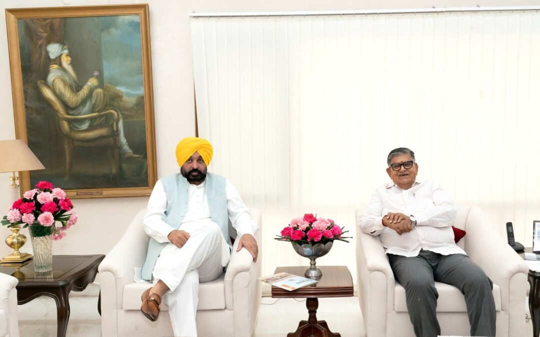 ਪੰਜਾਬ ਦੇ ਮੁੱਖ ਮੰਤਰੀ ਨੇ ਰਾਜਪਾਲ ਨਾਲ ਕੀਤੀ ਮੁਲਾਕਾਤ, ਸੂਬੇ ਦੇ ਵੱਖ-ਵੱਖ ਮੁੱਦਿਆਂ ‘ਤੇ ਹੋਈ ਚਰਚਾ, 40 ਮਿੰਟ ਚੱਲੀ ਮੁਲਾਕਾਤ