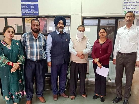 15000 ਰੁਪਏ ਦੀ ਰਿਸ਼ਵਤ ਲੈਂਦਾ ਡੀਡ ਰਾਈਟਰ ਗ੍ਰਿਫ਼ਤਾਰ