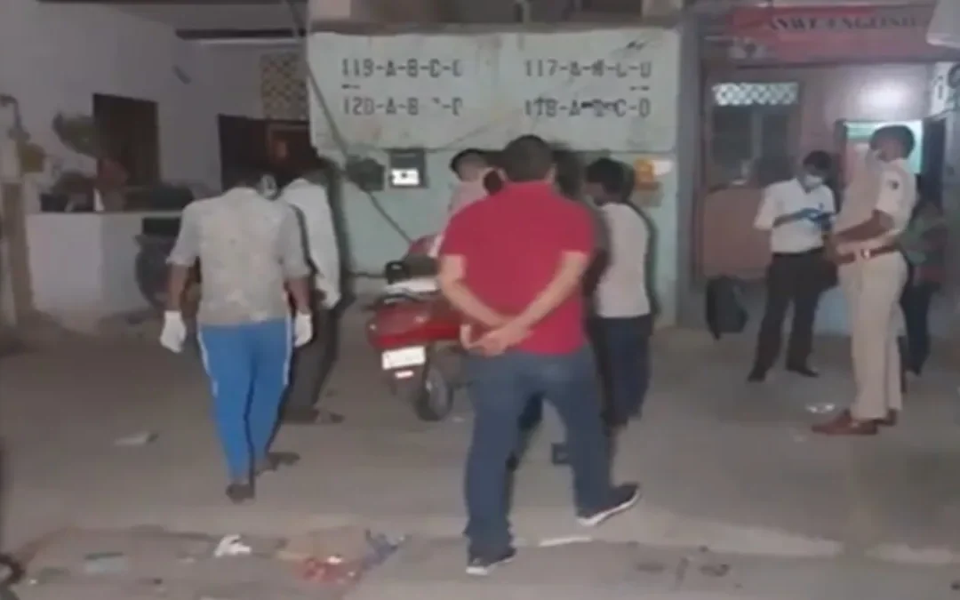 Delhi Video ; Bed ਅੰਦਰੇ ਨਿਕਲੀ ਮਹਿਲਾ ਦੀ ਗ/ਲੀ ਸ.ੜੀ ਲਾ.ਸ਼ਮੁਹੱਲਾ ਵਾਸੀਆਂ ‘ਚ ਫੈਲੀ ਦਹਿਸ਼ਤ