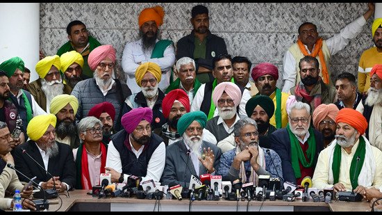 SKM ਨਾਲ ਪੰਜਾਬ ਭਵਨ ‘ਚ ਮੀਟਿੰਗ ਕਰਨਗੇ ਮੁੱਖ ਮੰਤਰੀ ਮਾਨ, ਕਿਸਾਨਾਂ ਵਲੋਂ 5 ਮਾਰਚ ਨੂੰ ਚੰਡੀਗੜ੍ਹ ‘ਚ ਧਰਨੇ ਦੀ ਤਿਆਰੀਆਂ