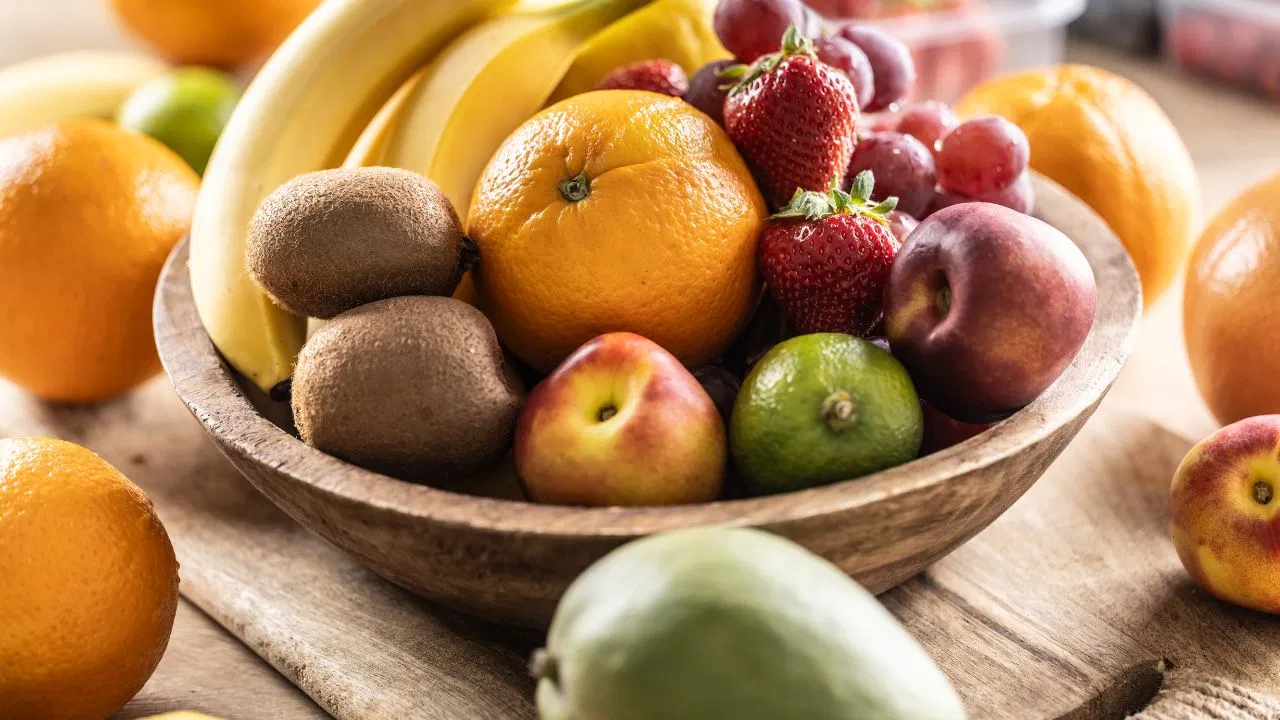 Health: ਕਿਹੜੇ ਫਲ ਜਲਦੀ ਪਚ ਜਾਂਦੇ ਹਨ ਅਤੇ ਉਨ੍ਹਾਂ ਨੂੰ ਖਾਣ ਦੇ ਕੀ ਫਾਇਦੇ ਹਨ?