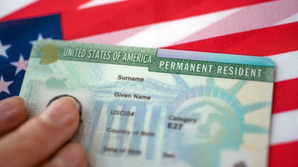 Trump’s new rule ; H-1B ਅਤੇ ਗ੍ਰੀਨ ਕਾਰਡ ਧਾਰਕਾਂ ਨੂੰ 24×7 ਆਈਡੀ ਪਵੇਗੀ ਰੱਖਣੀ