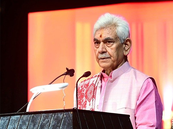 J&k ; ਰਾਜਪਾਲ ਮਨੋਜ ਸਿਨਹਾ ਨੇ 2 ਸਰਕਾਰੀ ਕਰਮਚਾਰੀਆਂ ਨੂੰ ਕੀਤਾ ਬਰਖਾਸਤ , ਜਾਣੋ ਕਿਉਂ