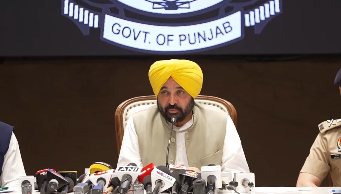 ਅਰਵਿੰਦ ਕੇਜਰੀਵਾਲ ਤੇ ਭਗਵੰਤ ਮਾਨ ਵੱਲੋਂ ਨਵੇਂ ਚੁਣੇ ਜ਼ਿਲ੍ਹਾ ਪ੍ਰੀਸ਼ਦ ਤੇ ਬਲਾਕ ਸਮਿਤੀ ਮੈਂਬਰਾਂ ਨੂੰ ਪੇਂਡੂ ਇਲਾਕਿਆਂ ਦੇ ਵਿਕਾਸ ਨੂੰ ਵੱਡਾ ਹੁਲਾਰਾ ਦੇਣ ਲਈ ਜ਼ੋਰ—ਸ਼ੋਰ ਨਾਲ ਕੰਮ ਕਰਨ ਦਾ ਸੱਦਾ