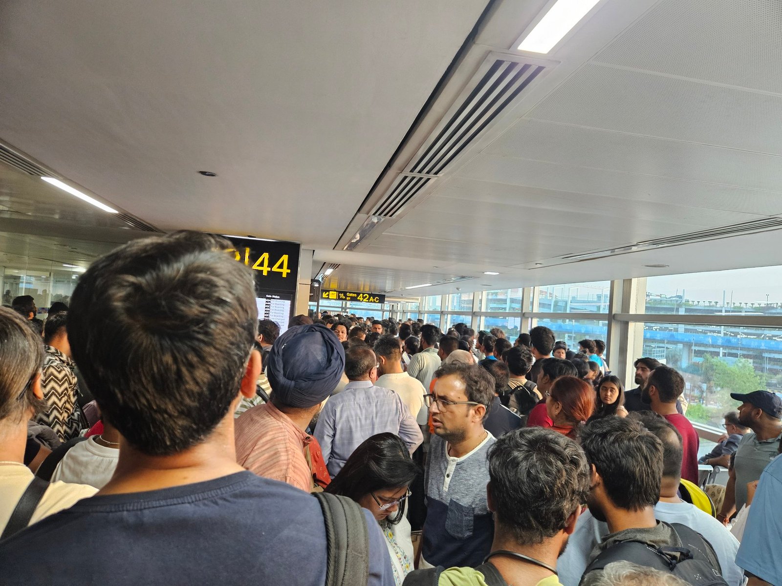 Delhi Flights Delay ; ਦਿੱਲੀ ਹਵਾਈ ਅੱਡੇ ‘ਤੇ 50 ਤੋਂ ਵੱਧ ਉਡਾਣਾਂ ਹੋਈਆਂ ਪ੍ਰਭਾਵਿਤ