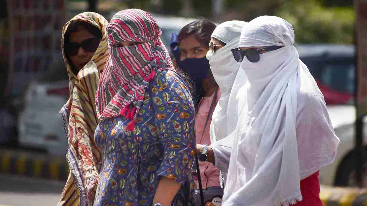 ਗਰਮੀਆਂ ‘ਚ AC ‘ਚ ਸੌਣ ਵਾਲੇ ਨਹੀਂ ਜਾਣਦੇ ਹੋਣਗੇ ਇਹ ਹੈਰਾਨ ਕਰਨ ਵਾਲੀ ਰਿਪੋਰਟ, ਹਰ ਸਾਲ ਗਰਮੀਆਂ ‘ਚ ਮਰ ਜਾਂਦੇ ਇੰਨੇ ਗਰੀਬ ਲੋਕ