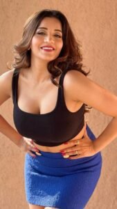 Monalisa shared her latest pictures