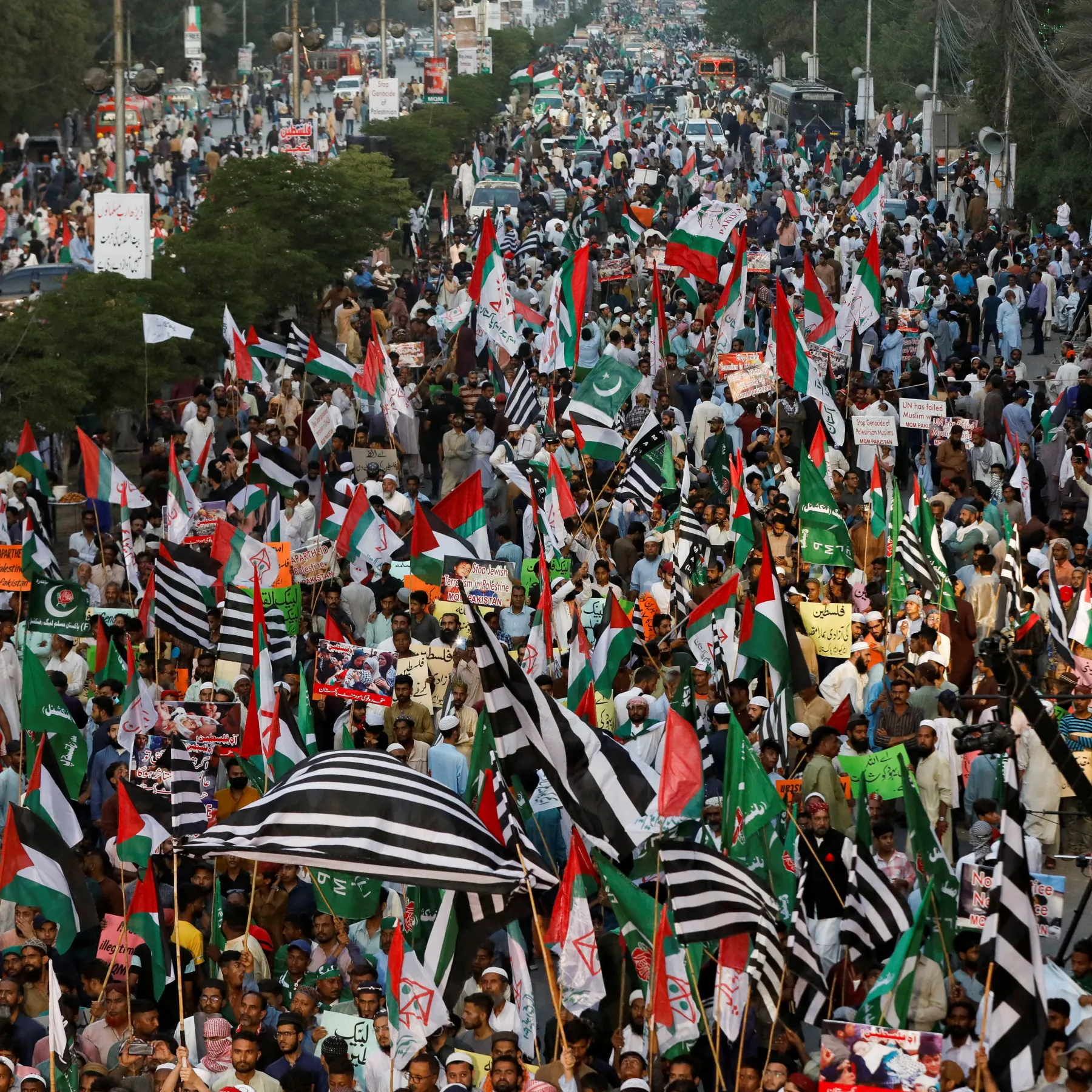 ਫ਼ਲਸਤੀਨੀ ਲੋਕਾਂ ਦੀ ਨਸਲਕੁਸ਼ੀ ਵਿਰੁੱਧ ਕੈਨੇਡਾ ‘ਚ ਵਿਸ਼ਾਲ ਮਾਰਚ