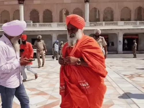 ਸੰਸਦ ਮੈਂਬਰ ਸੀਚੇਵਾਲ ਨੇ ਹਰਿਮੰਦਰ ਸਾਹਿਬ ਵਿਖੇ ਮੱਥਾ ਟੇਕਿਆ, ਵਿਸ਼ਵ ਧਰਤੀ ਦਿਵਸ ਦੀਆਂ ਦਿੱਤੀਆਂ ਮੁਬਾਰਕਾਂ