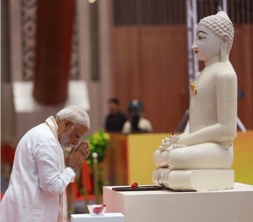 PM ਮੋਦੀ ਨੇ ਭਗਵਾਨ ਮਹਾਵੀਰ ਦੇ ਜਨਮ ਦਿਵਸ ‘ਤੇ ਸ਼ਰਧਾਂਜਲੀ ਕੀਤੀ ਭੇਟ ; ਅਹਿੰਸਾ ਦੇ ਸੰਦੇਸ਼ ਦੀ ਕੀਤੀ ਸ਼ਲਾਘਾ