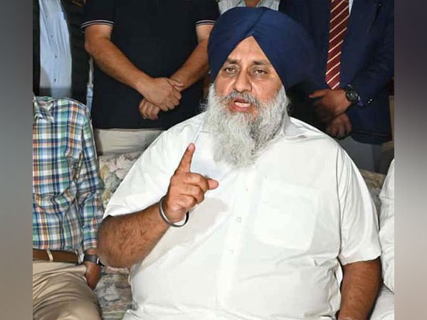 ਮੁੱਖ ਮੰਤਰੀ ਕੇਵਲ ਰਬੜ-ਸਟੈਂਪ ਬਣ ਕੇ ਰਹਿ ਗਿਆ- ਸੁਖਬੀਰ ਸਿੰਘ ਬਾਦਲ