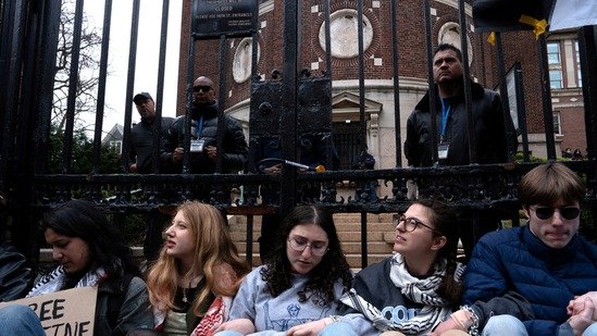 American Work Visa ਰੂਟ ਨੂੰ ਖਤਮ ਕਰਨ ਦੀ ਕੀ ਬਣਾ ਰਿਹਾ ਯੋਜਨਾ : ਭਾਰਤੀ ਵਿਦਿਆਰਥੀਆਂ ਨੂੰ ਕਿਵੇਂ ਹੋ ਸਕਦਾ ਖ਼ਤਰਾ