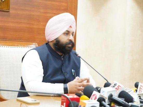 ਪੰਜਾਬ ਦੇ “ਸਕੂਲ ਮੈਂਟਰਸ਼ਿਪ ਪ੍ਰੋਗਰਾਮ” ਨੂੰ ਮਿਲਿਆ ਭਰਵਾਂ ਹੁੰਗਾਰਾ, 100 ਅਫ਼ਸਰਾਂ ਨੇ ਕੀਤਾ ਅਪਲਾਈ