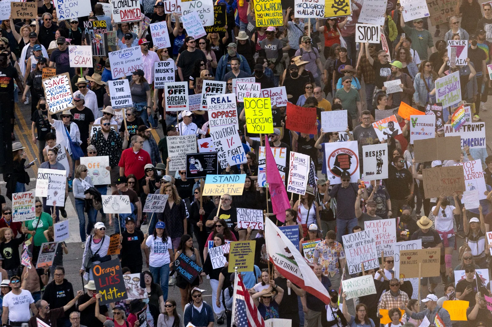 America ; ਡੋਨਾਲਡ ਟਰੰਪ ਦੇ ਸ਼ਾਸਨ ਵਿਰੁੱਧ 1,200 ਤੋ ਵੱਧ ਵਿਰੋਧ ਕਰਨ ਲਈ ਇੱਕਜੁੱਟ ਪ੍ਰਦਰਸ਼ਨਕਾਰੀ