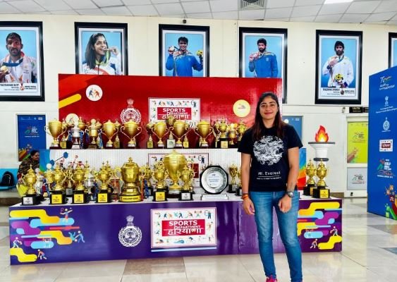 ਮਾਊਂਟ ਐਵਰੈਸਟ ਸਮੇਤ 23 ਚੋਟੀਆਂ ਨੂੰ ਕੀਤਾ ਫ਼ਤਹਿ,ਨੌਕਰੀ ਲਈ ਮਕੈਨਿਕ ਦੀ ਧੀ ਨੇ ਹਰਿਆਣਾ ਦੇ ਮੁੱਖ ਮੰਤਰੀ ਨੂੰ ਲਾਈ ਗੁਹਾਰ