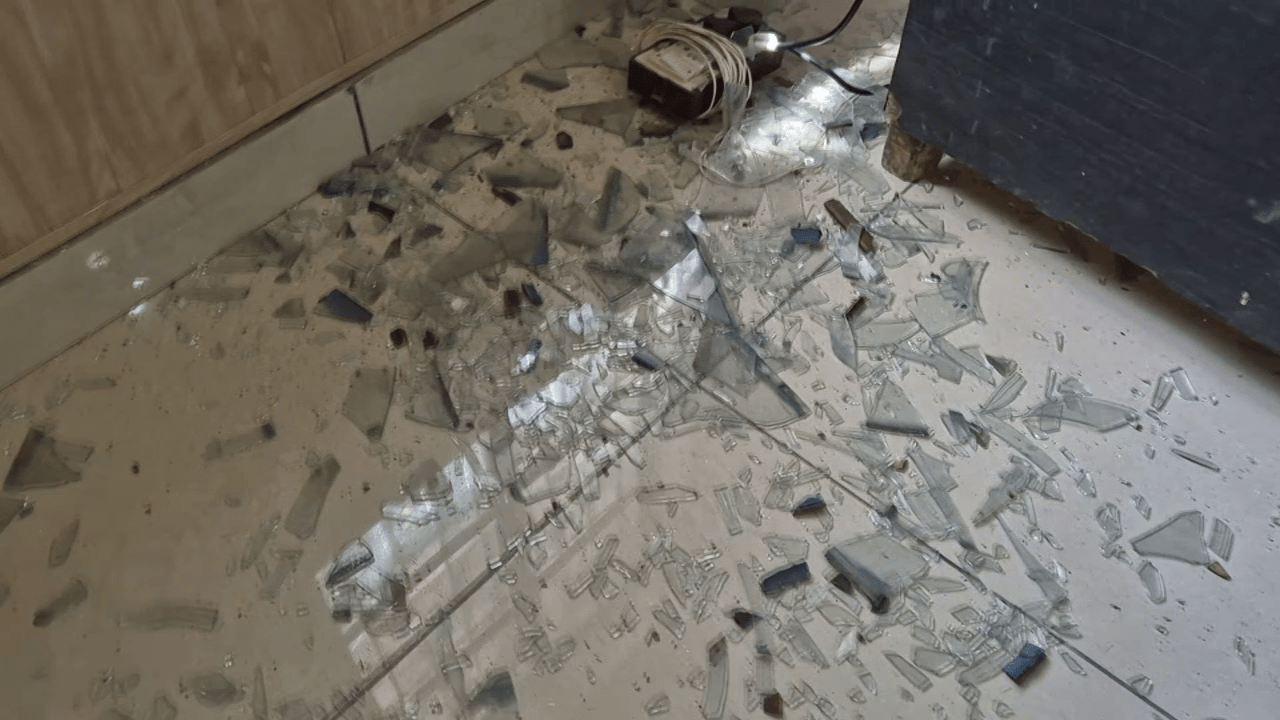 Patiala News: ਪੁਲਿਸ ਚੌਂਕੀ ਬਾਦਸ਼ਾਹਪੁਰ ‘ਚ ਧਮਾਕਾ ਹੋਣ ਨਾਲ ਖਿੜਕੀਆਂ ਦੇ ਟੁੱਟੇ ਸ਼ੀਸ਼ੇ